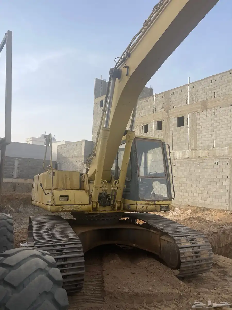 للبيع بوكلين كوماتسو داش6 1
