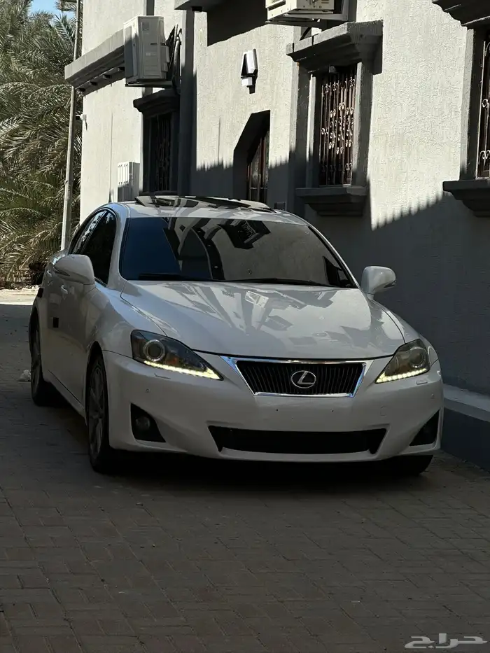 لكسز is 300 2011 ع سوم 0