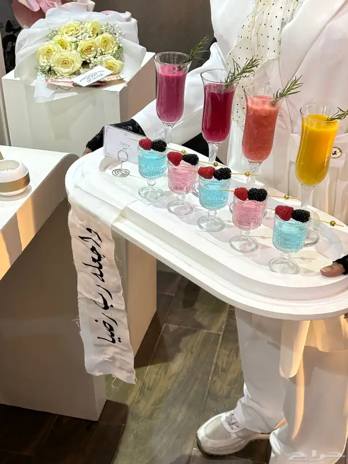 دي جي. سماعات مضيفات. مفتش جوالات. وصيفه عروسه 4