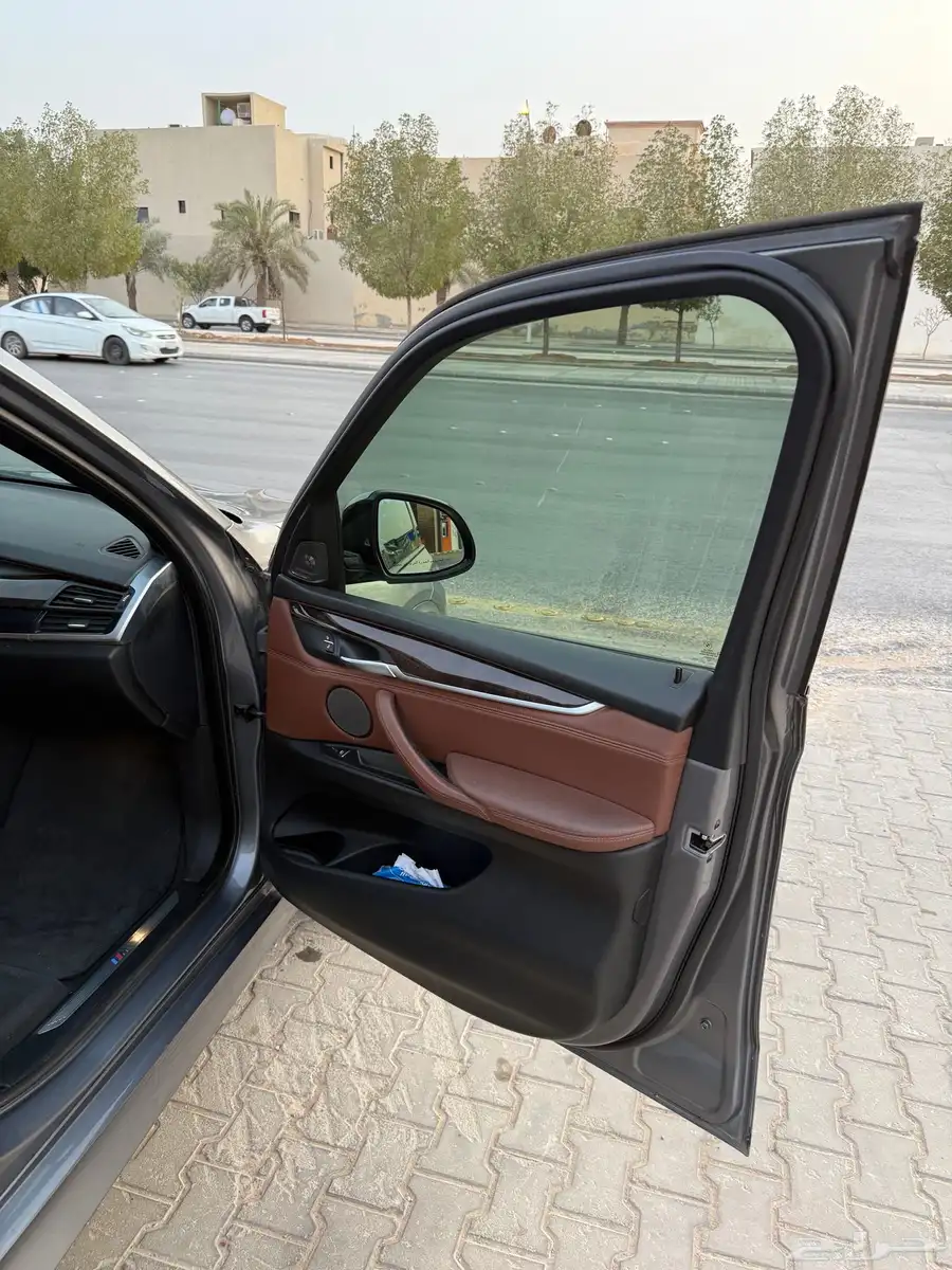 سيارة BMW X5 13