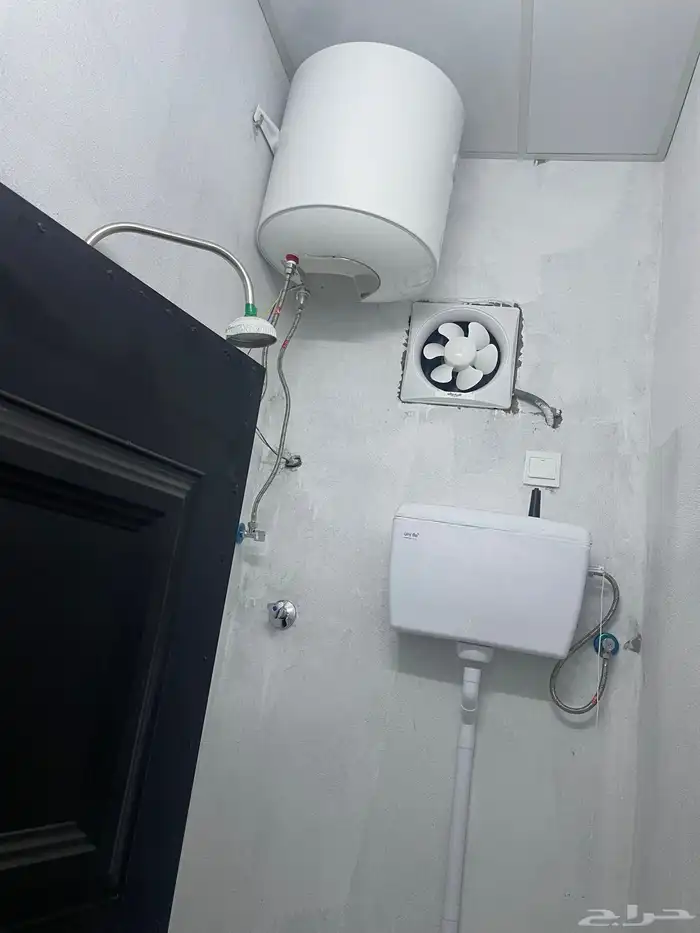 غرفه عمال شامل الماء والكهرباء 1