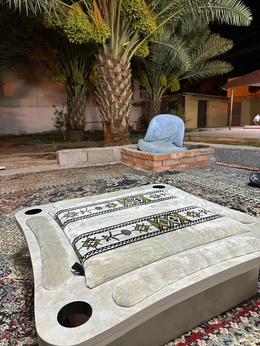 طاولة بلوت وجاكارو 0