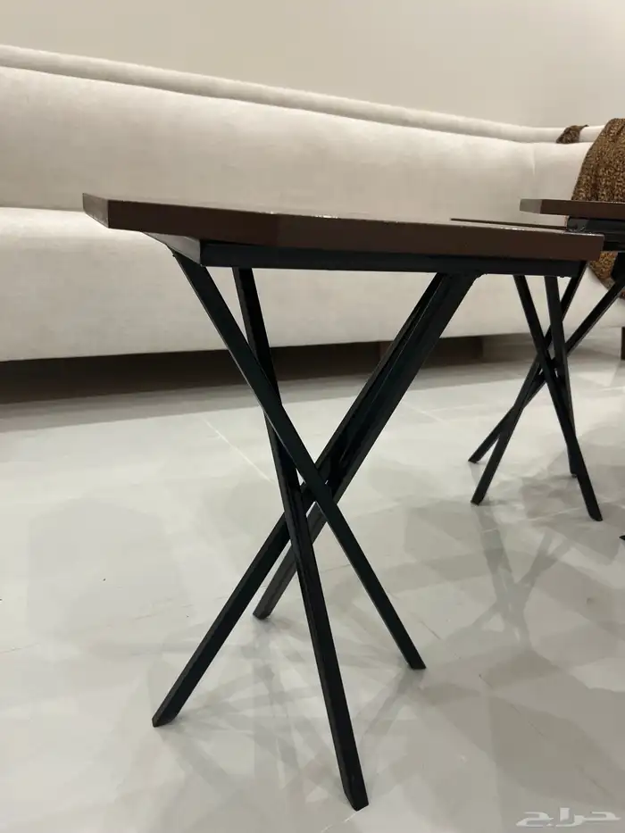 طقم طاولات مع مدخل خشبي 2