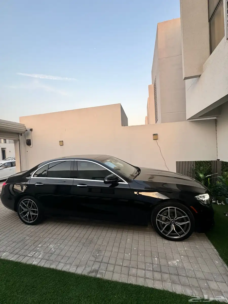 مرسيدس E350 موديل 2021 اسود 8