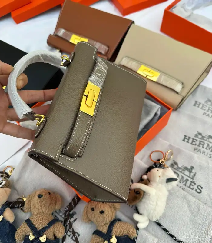 شنط توري بورش ماركة ماستر درجة اولى ماتفرق عن الاصليه باي شي 25