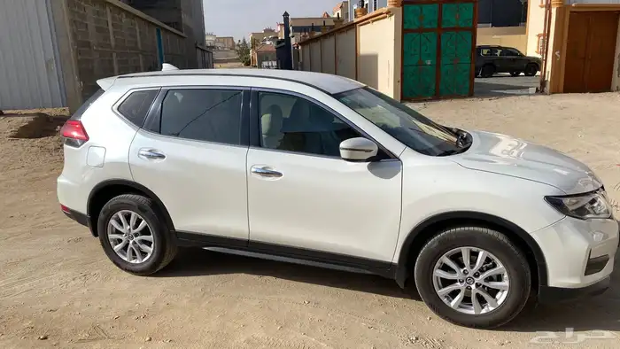 سيارة نيسان اكس تريل موديل 2021 3