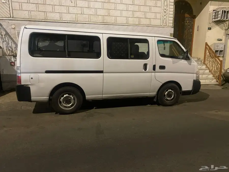 باص نيسان 0