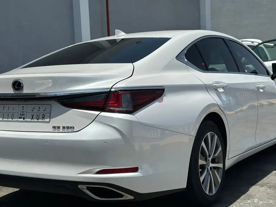 لكزس ES350 2021 1