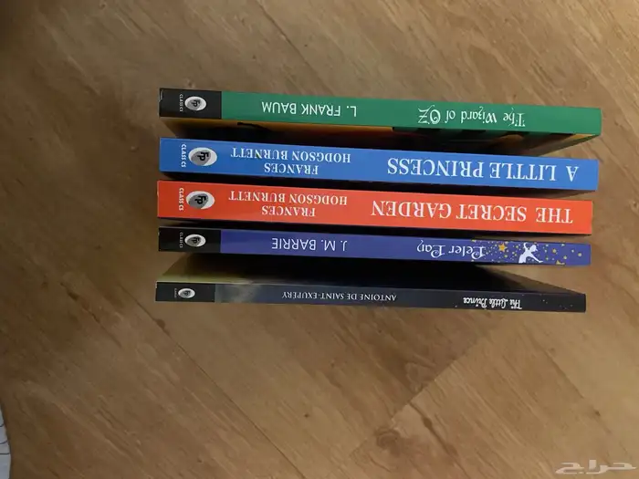 كتب فتحت ولاكن لم تستخدم خمسة كتب بحاله جيده وبازل للبالغين 10