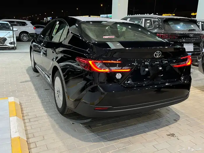 تويوتا كامري LE نص فل بنزين 2025 سعودي 4