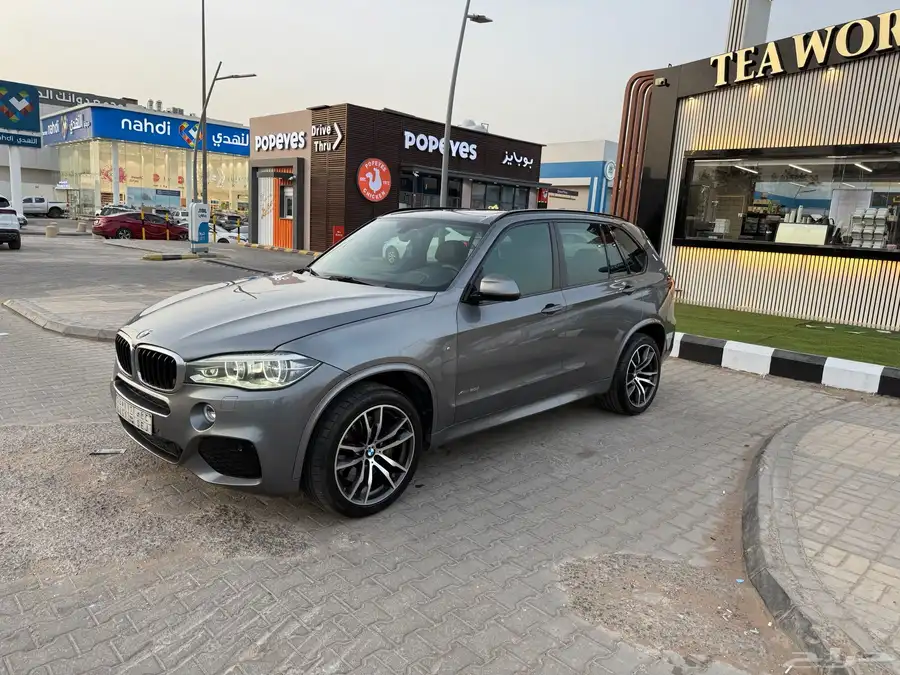 سيارة BMW X5 1