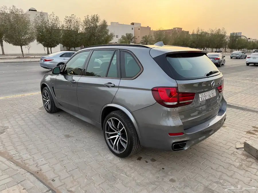 سيارة BMW X5 3