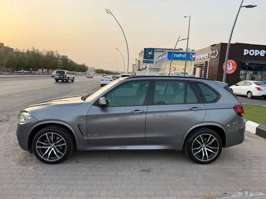 سيارة BMW X5 2