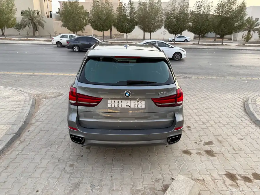 سيارة BMW X5 4