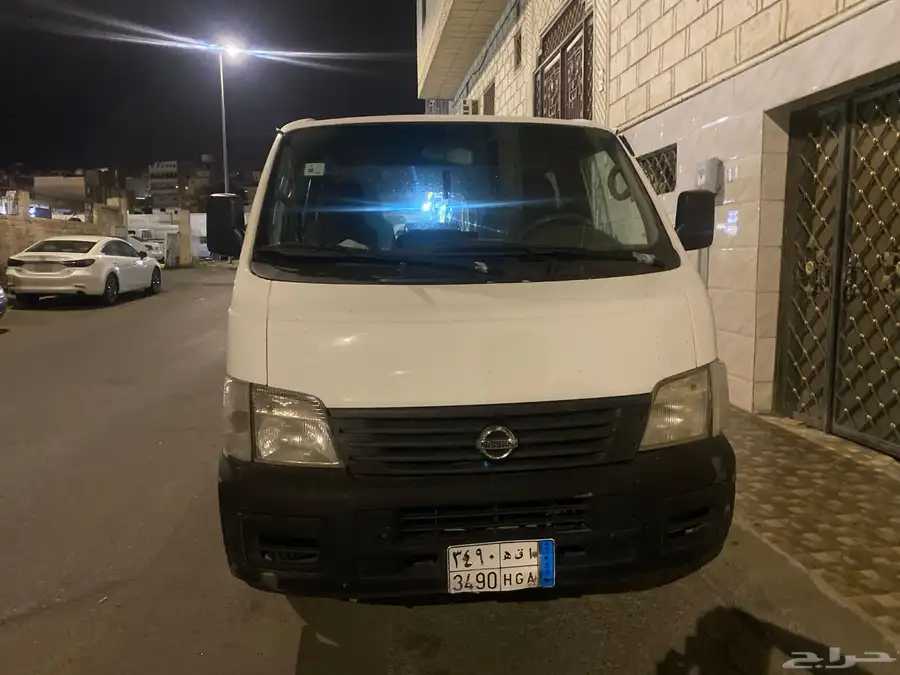 باص نيسان 1