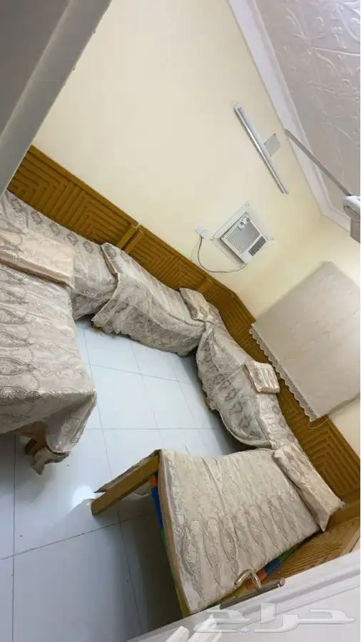 رجاء مايتواصل الا الصامل طقم قعايد مع مفارش العدد 6 0