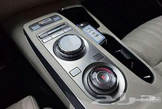 جينيسيس GV70 2023 11