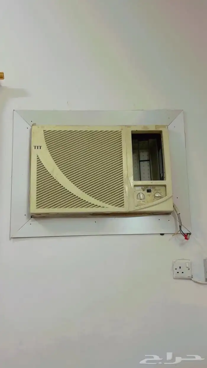 اثاث للبيع شاشه غرفة سرير كنب مجلس مكيف شباك مكنسه طاولة 11
