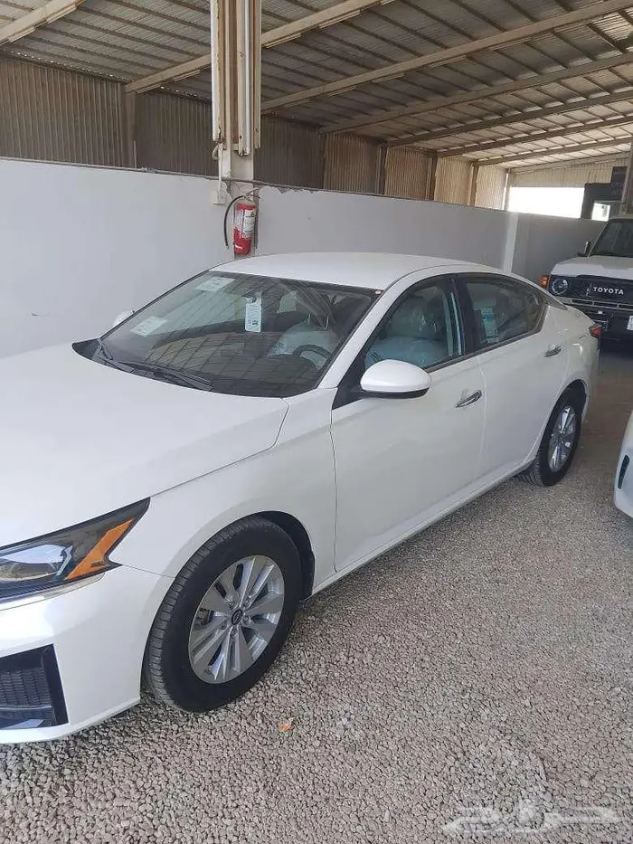نيسان التيما جنوط ابيض 2023 3
