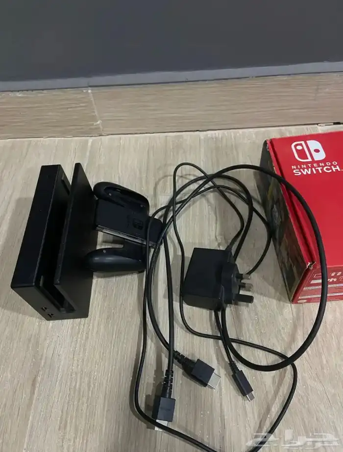 نيتندو سويتش للبيع نظيف مع كامل اغراضه وكرتونه 1