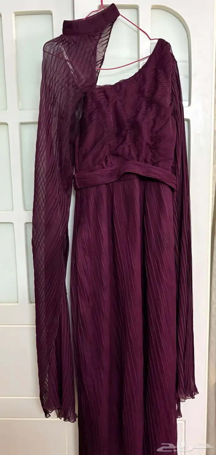 مجموعة فساتين شبه جديده ماركات مقاسات مختلفة فستان ملابس 4