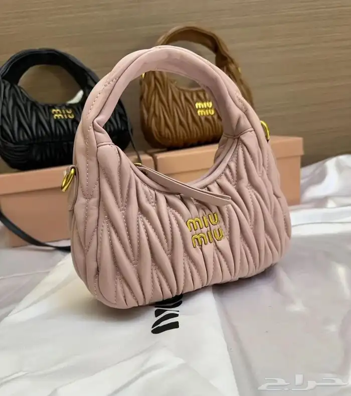 شنطة ماركة miu miu الفاخرة   موديل mini wander حجم 23 0