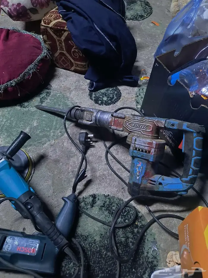 حفار FIXTEC وجهاز ينقله B-K-R دريل BOSCH 2