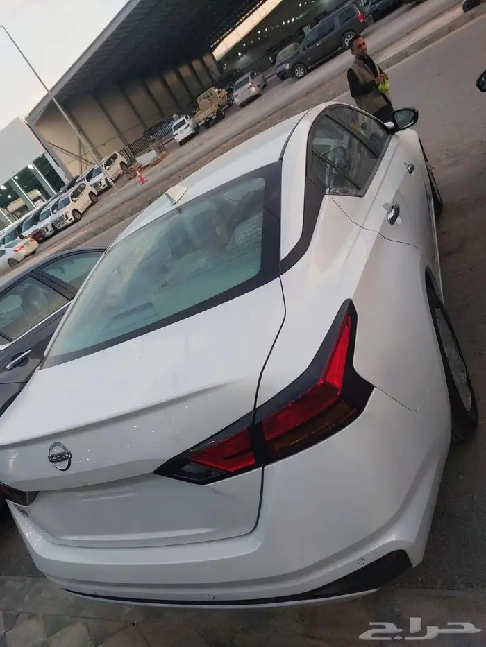 نيسان التيما 2.5 ستاندر 2025 1