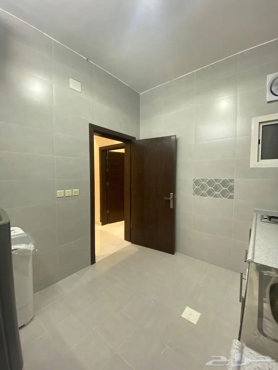 للبيع عماره تجاريه 3