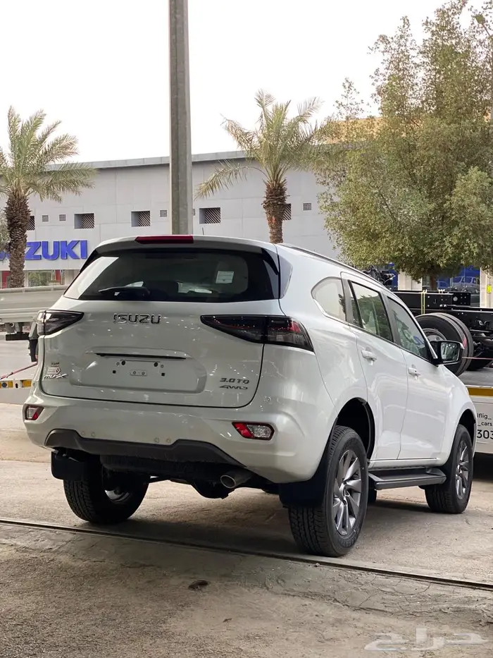 ايسوزو جيب ام يو اكس Mux 2024 5