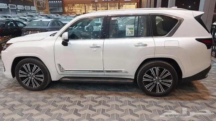 لكزس LX600 BB 2025 سعودي داخلي جملي 17