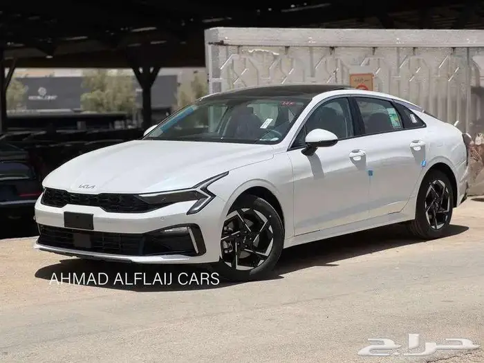 كيا K5 2025 ستاندر مطور مع فتحة سقف بالنقد والتقسيط 0