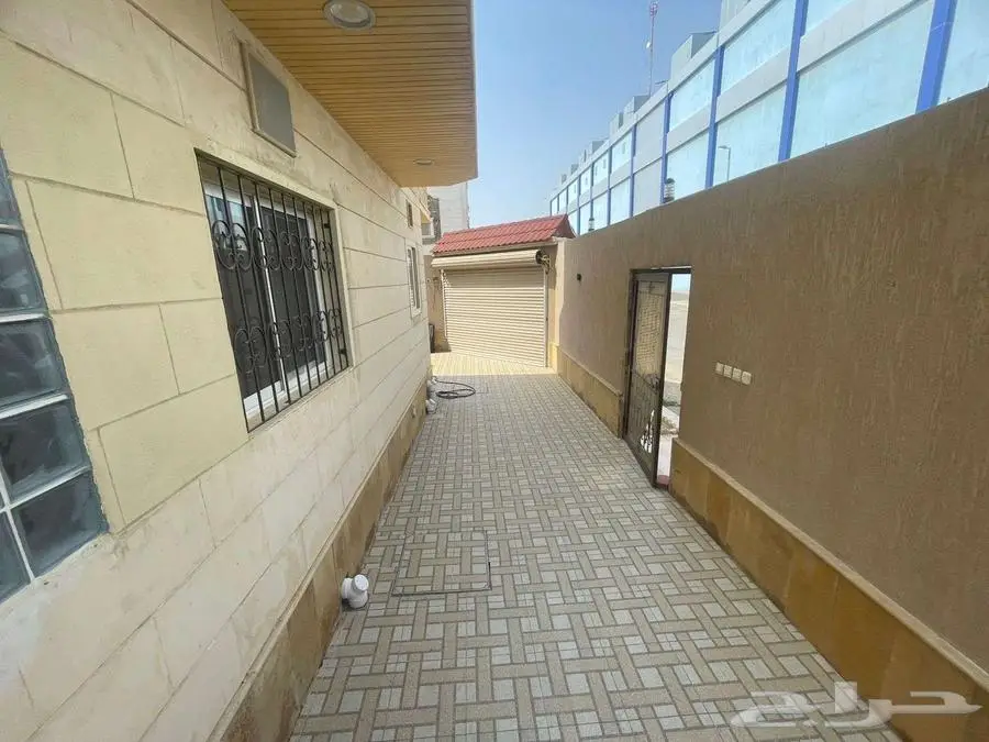 فيلا في جدة موقع مميز وبسعر مغري جدا 2