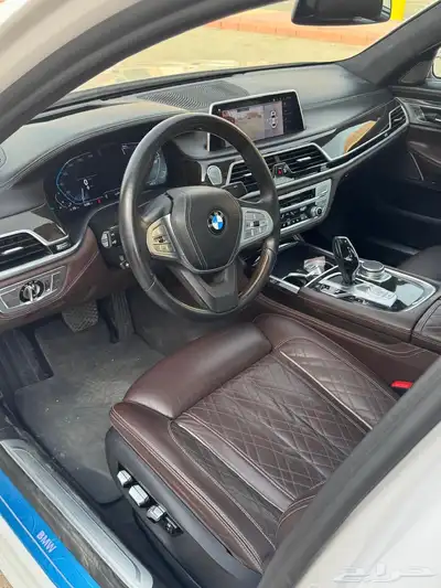 بي ام دبليو 740 2020 12