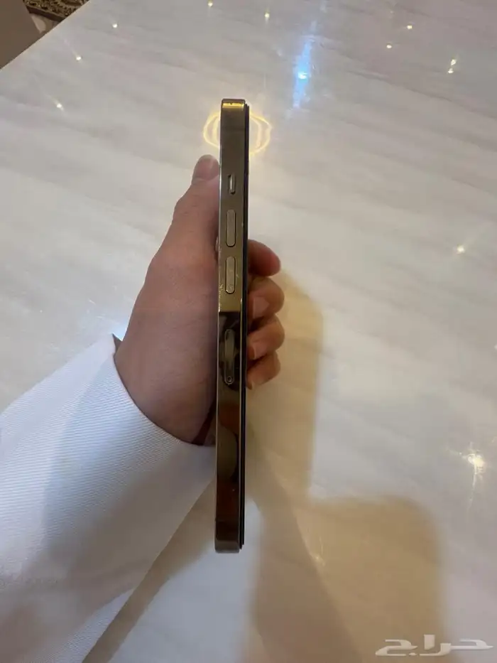 آيفون 13برو للبيع بطاريه 90 4
