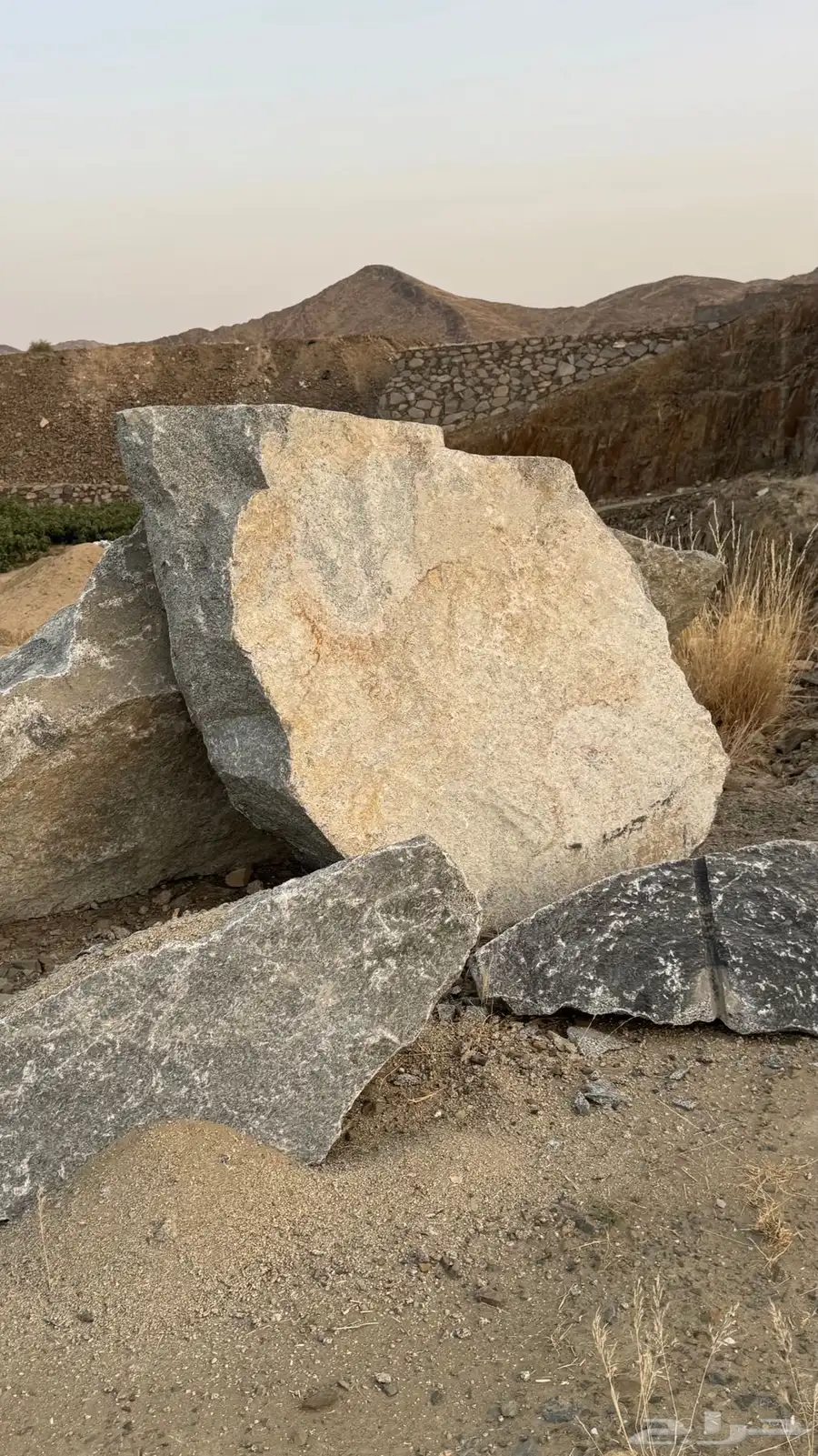 احجار جبال مباني كبير 3