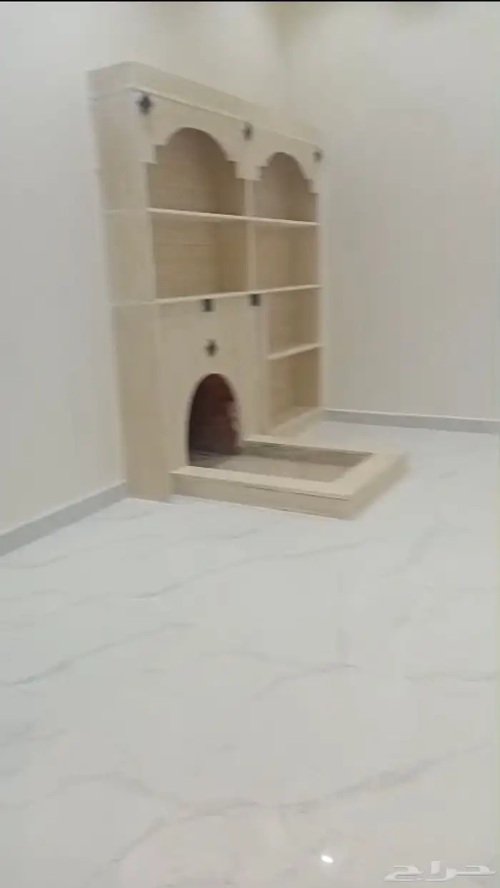 للبيع فله معها شقتين 1