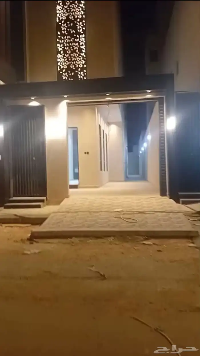 للبيع فله معها شقتين 0