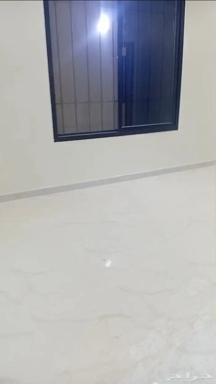 للبيع فله معها شقتين 4