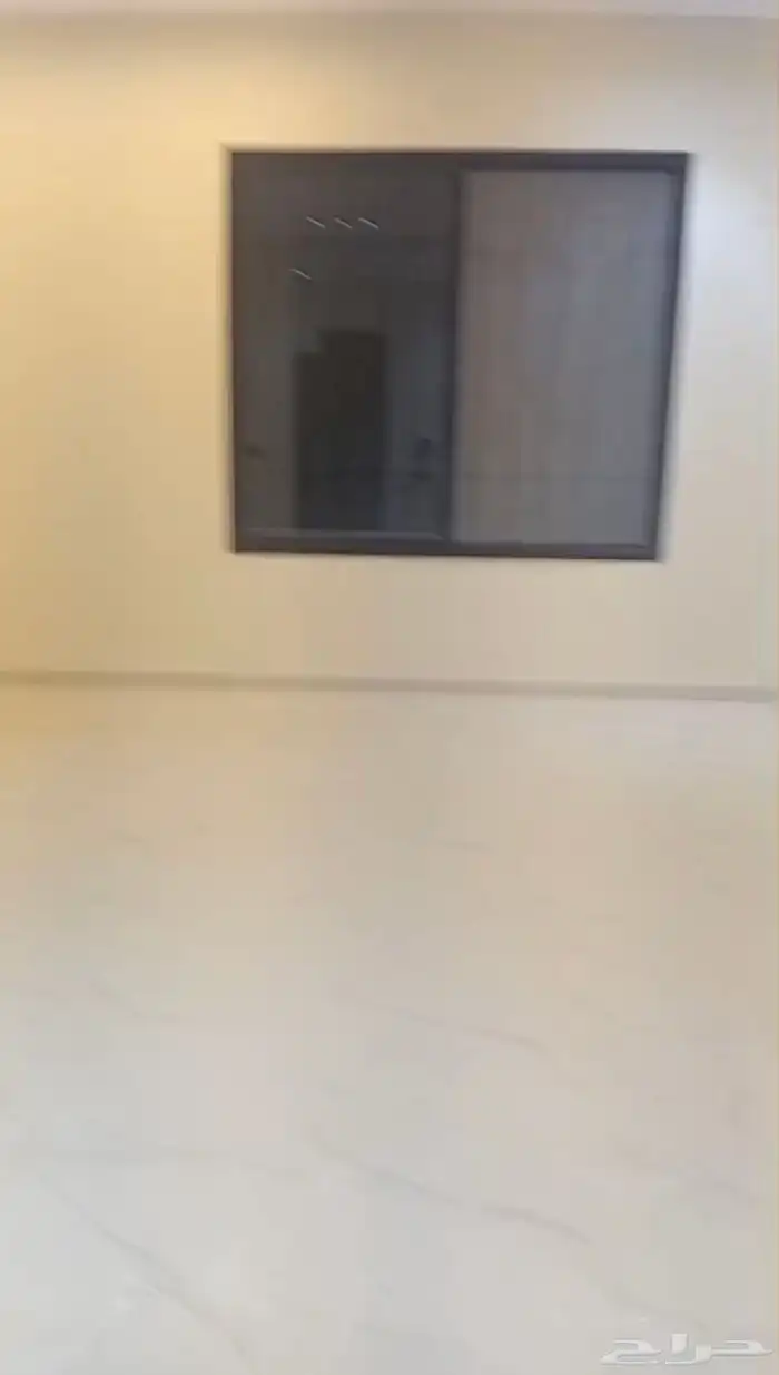 للبيع فله معها شقتين 2