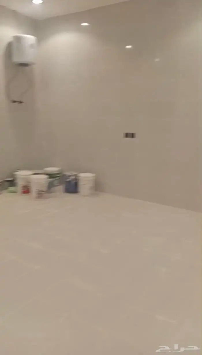 للبيع فله معها شقتين 8