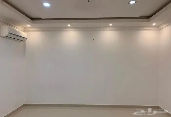 فيلا للبيع مع 3 شقق ظهرة لبن 4