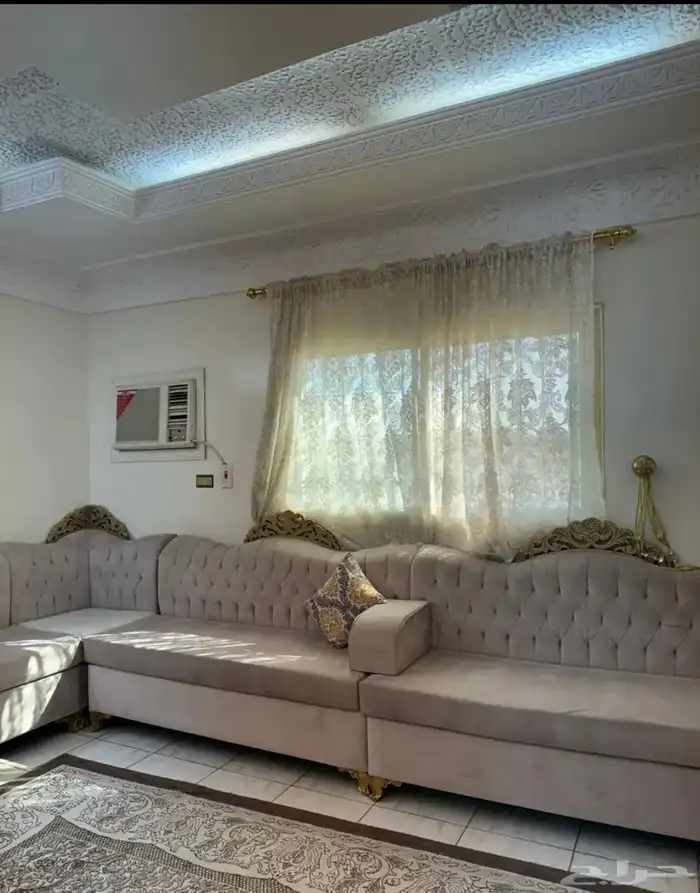 اثاث غرفة كاملة مع كنبها 3