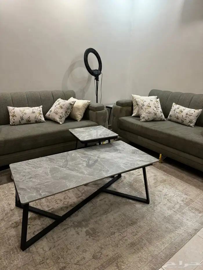 ب 2500 بكل شي حتى الطاولات 1