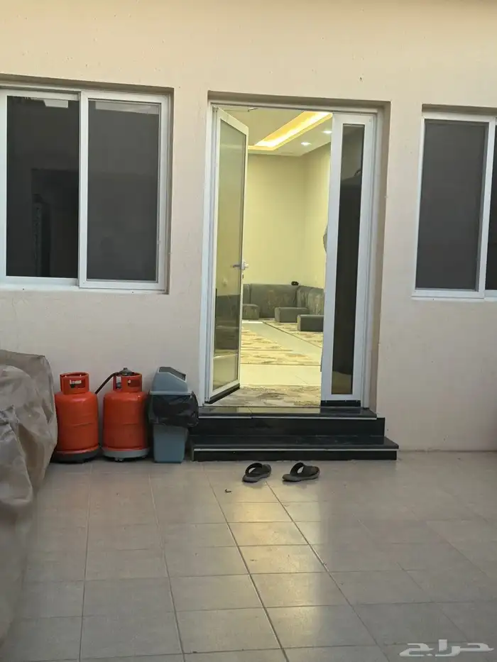 فيلا للبيع 394م مجدده بالكامل صك حر جاهزه للسكن حي الفيحاء 2