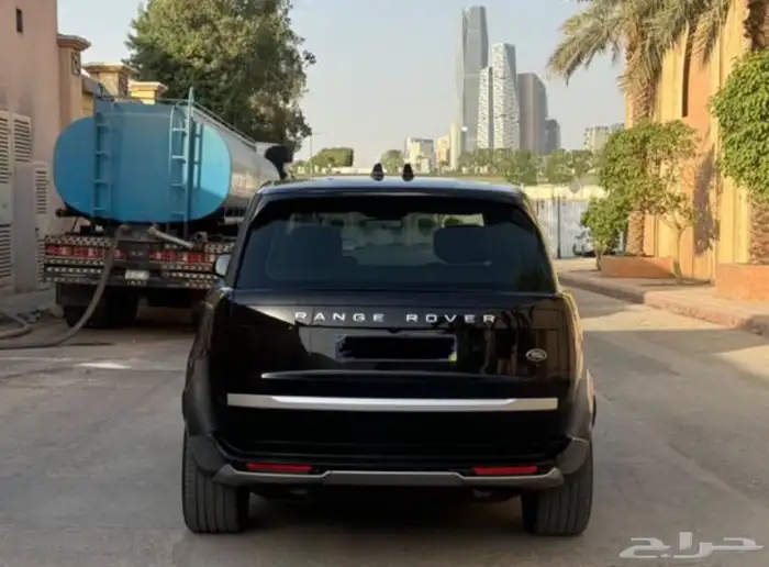 رنج روفر فوج اوتوبيوغرافي V8 2023 ناغي تحت الضمان والصيانه 5