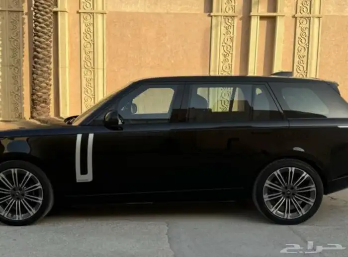 رنج روفر فوج اوتوبيوغرافي V8 2023 ناغي تحت الضمان والصيانه 7