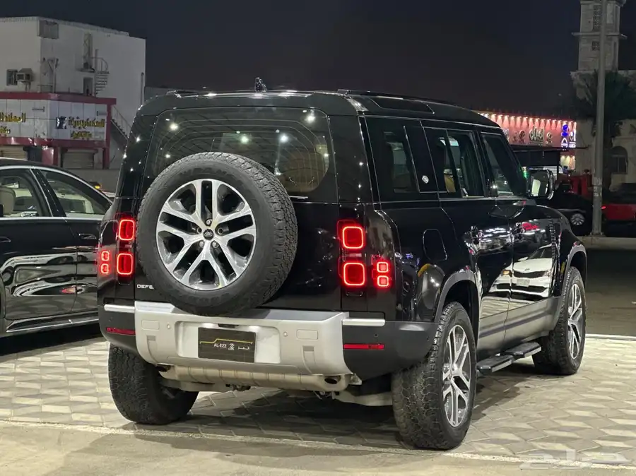 ديفندر HSE موديل 2024 الناغي V6ضمان وصيانة مجانا 3