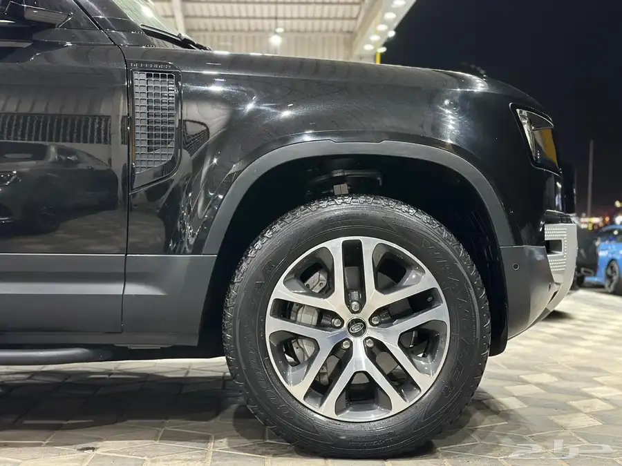 ديفندر HSE موديل 2024 الناغي V6ضمان وصيانة مجانا 7