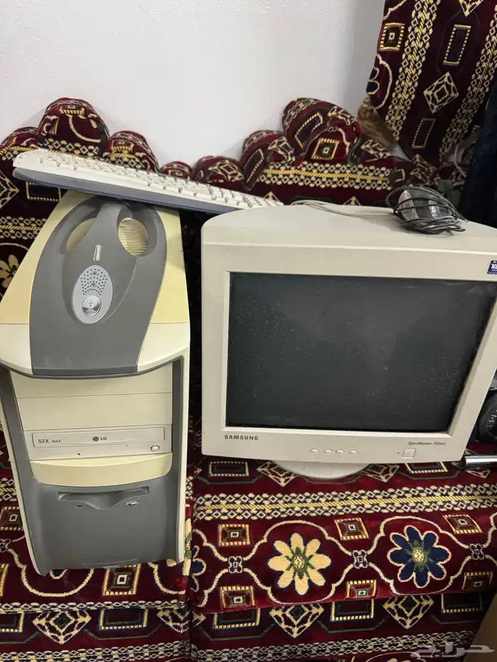 كمبيوترات قديمة جد ا - لهواة الصيانة أو الديكور 0